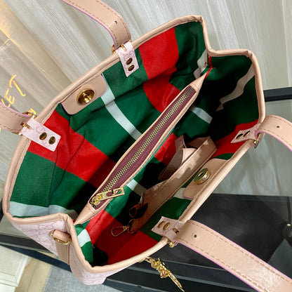 GUCCI EMBLEM LARGE TOTE BAG