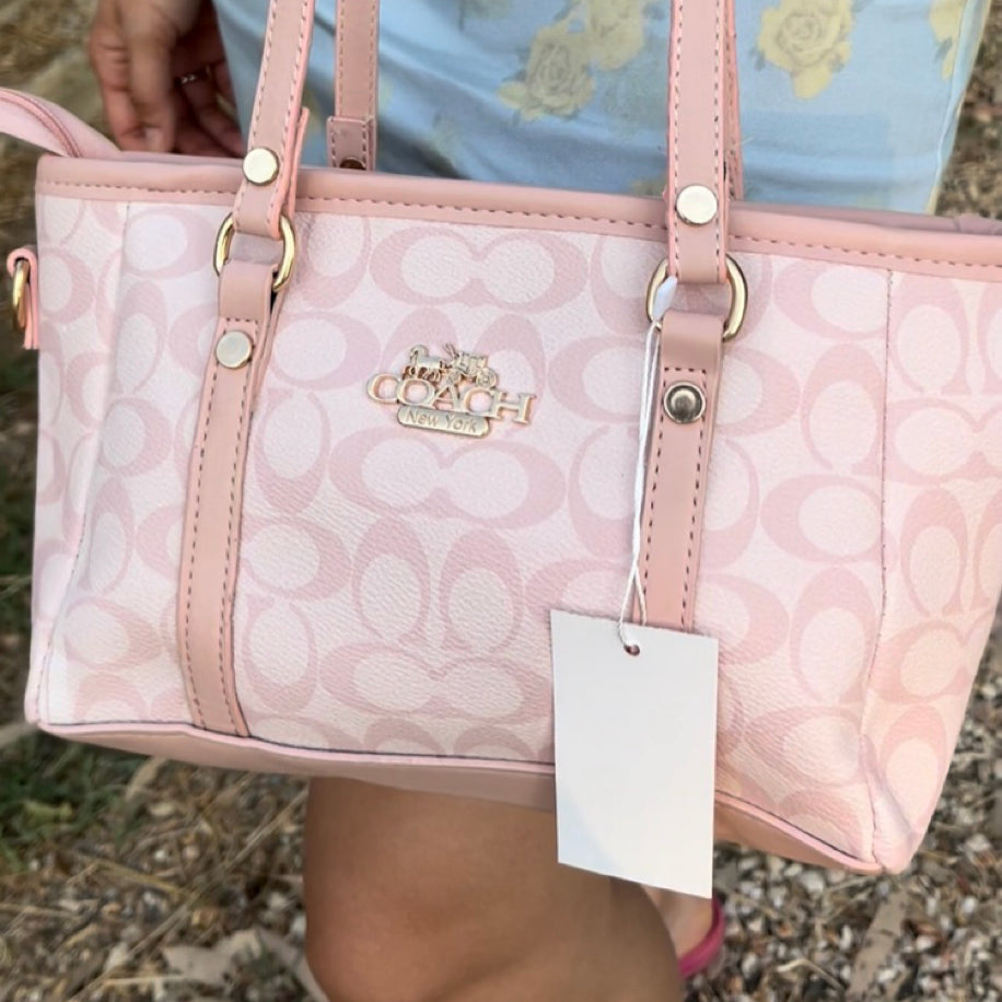 COACH MEDIUM