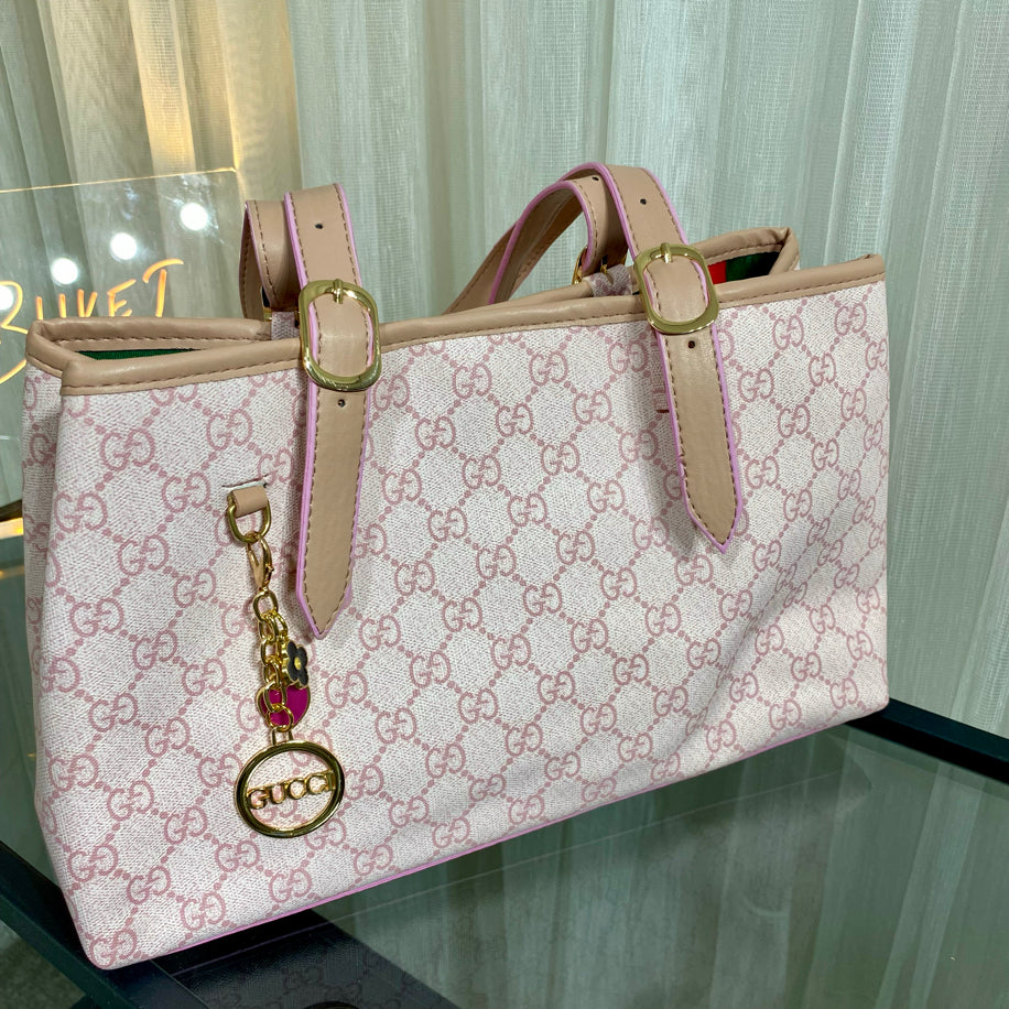 GUCCI EMBLEM LARGE TOTE BAG