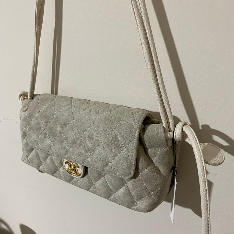 Chanel Maxi Flap | Premium