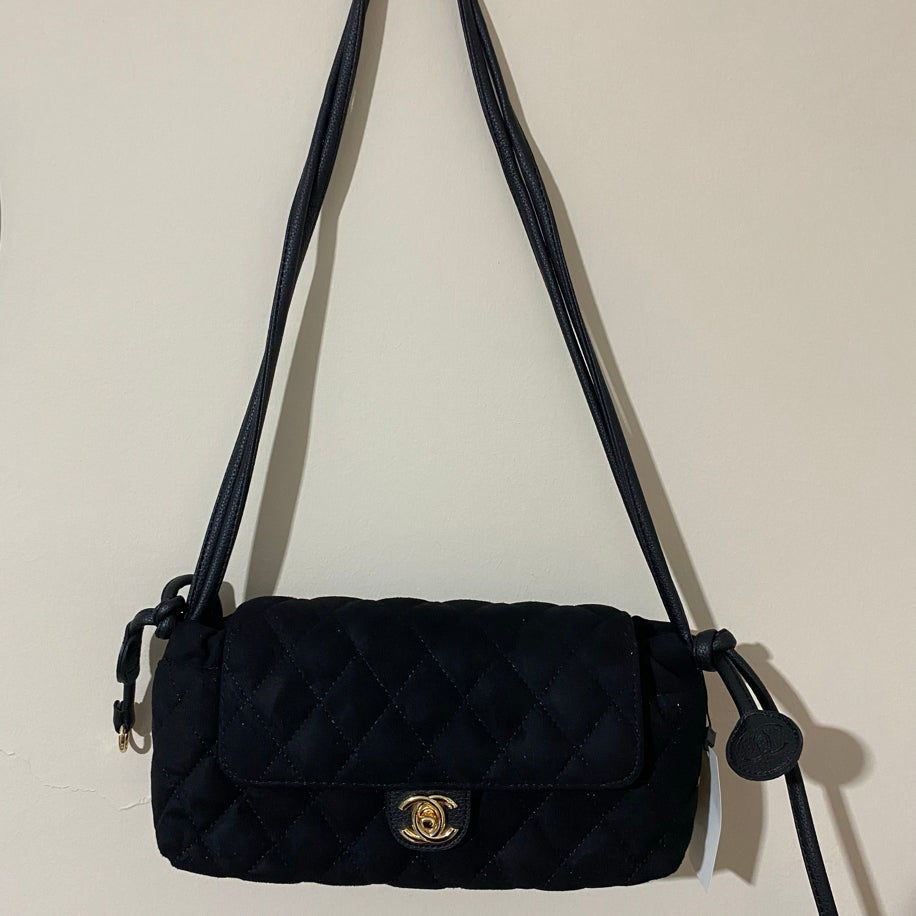 Chanel Maxi Flap | Premium